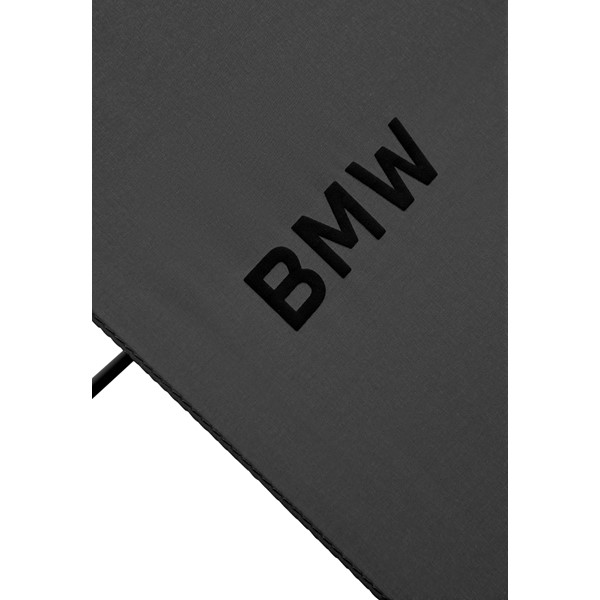 BMW輕量化雨傘黑，BMW文字標誌置中設計於傘面